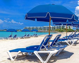 The Atrium Beach Resort and Spa Sint Marteen Ascend Hotel Collection - Simpson Bay - Beach