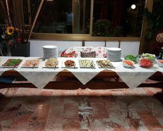 Hotel Tenda Rossa - Marina di Carrara - Buffet