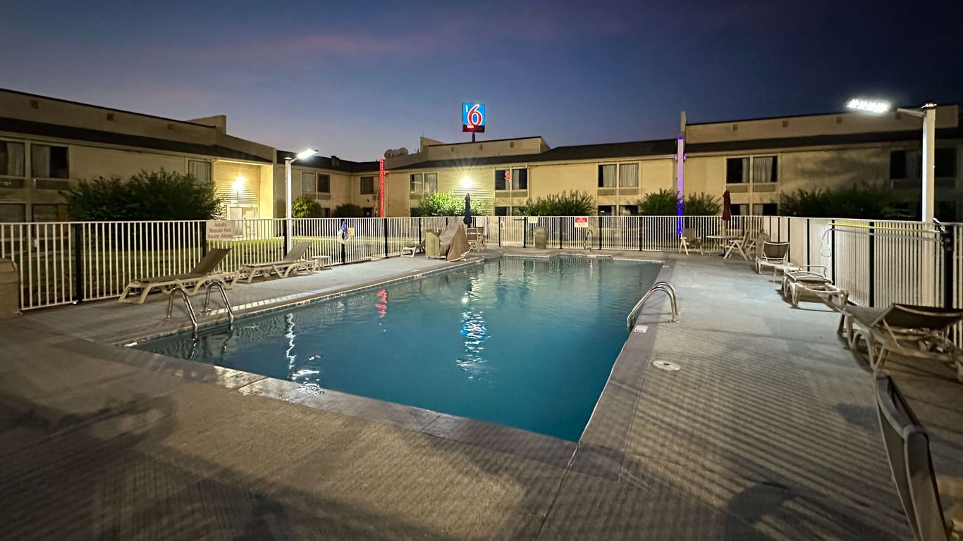 Motel 6 Greensboro Airport