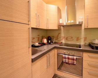 The Palace B&b And Apartments - Flower Luxury Room - Santo Stefano di Camastra - Cocina