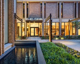 ذا هايلاند دالاس، كوريو كوليكشن باي هيلتون - دالاس - مبنى