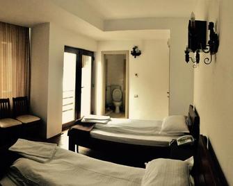 Hotel Casa Vlahilor - Râmnicu Vâlcea - Bedroom