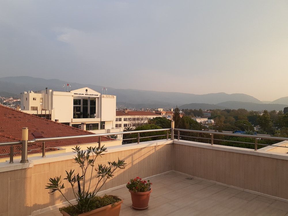 فندق سيلينا - سلجوق - شرفة