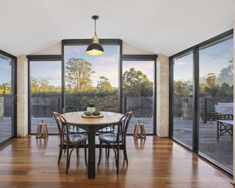 The Highland House - Mittagong - Dining room