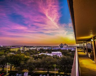 Rosen Inn At Pointe Orlando - Orlando - Outdoors view