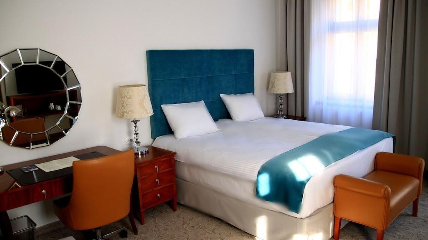 Srodka Boutique Hotel