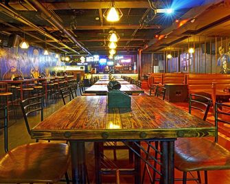 Treebo De Grandeur Anand Nagar - Thane - Restaurant