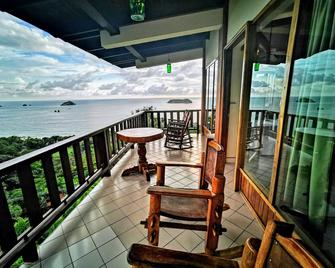 Hotel Costa Verde - מנואל אנטוניו - מרפסת