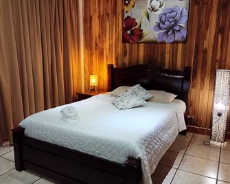 Natural Pacific Suites - Manuel Antonio - Bedroom