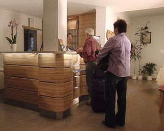 Hotel Sonneck - Schwabisch Hall - Рецепція