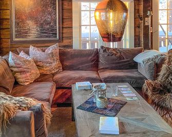 Pet Friendly Home In Nissedal With Wifi - Treungen - Living room
