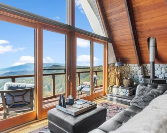 A-Frame in the Sky - RIM of the World Views! Sauna & Spa - Running Springs - Living room