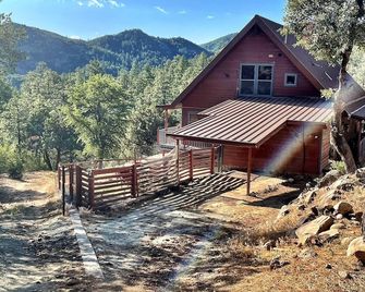 Rustic Crown King Cabin Pet Friendly -Large secluded fenced in yard - Crown King - Building