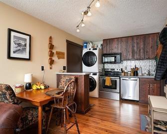 Condo walking distance to lifts/Mountain Village - Big Sky - Cocina