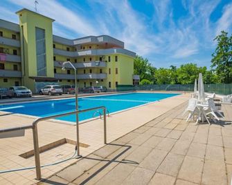 Renovated apartment with parking in Residence with swimming pool Lido Nations - Lido delle Nazioni - Pool