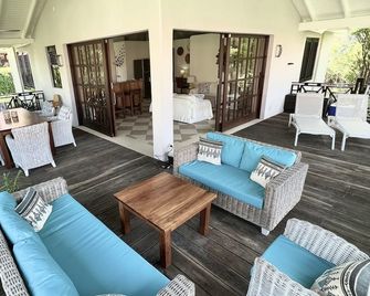 Vrijstaande Bb Beach Villa Azure - Sint Michiel