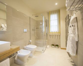 Resort 37 - Rignano sull'Arno - Bathroom