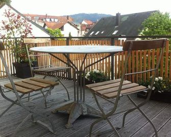 The guesthouse - stylishly restored central town house (1895) - Offenburg - Balkon