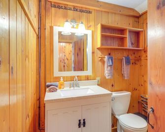 Kalkaska Retreat: Private Hot Tub, Dock, Fireplace - Kalkaska
