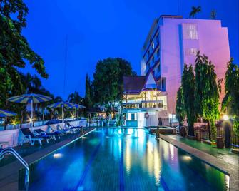 Hotel Zing - Pattaya - Zwembad