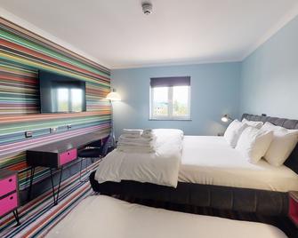 Village Hotel Bournemouth - Bournemouth - Yatak Odası