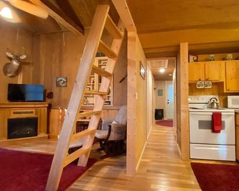 Almost Heaven Hideaway secluded 18+ acre creek, firepit, hiking, near ATV trails - Princeton - Kuchyň