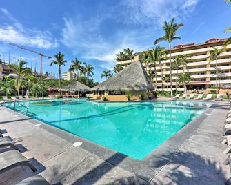 Marina Sol Los Cabos Haven - Walk to Medano Beach! - Cabo San Lucas - Piscina