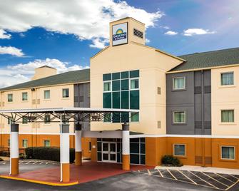 Days Inn & Suites by Wyndham Augusta Near Fort Gordon - Grovetown - Building