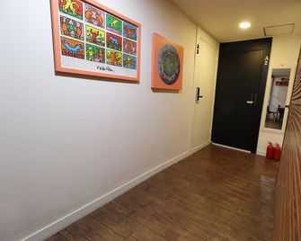Just4U - Seúl - Pasillo