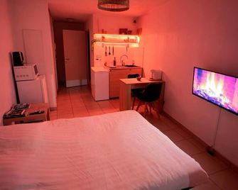 Comfortable studio with unobstructed view - Nice - Bedroom