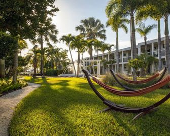 The Beachcomber St. Pete Beach Resort & Hotel - St. Pete Beach - Patio