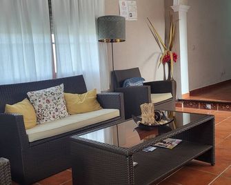 Hostal Rural La Plata Parking Incluido - Arcos de la Frontera - Living room