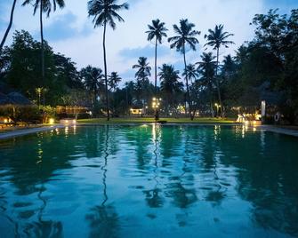 Marari Beach - Cgh Earth - Mararikulam - Piscina