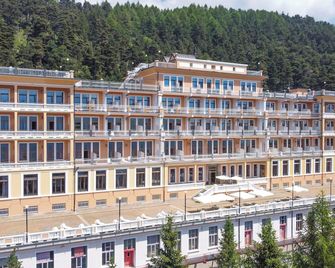 Pràcatinat Hotel & Restaurant - Cantalupa - Edificio