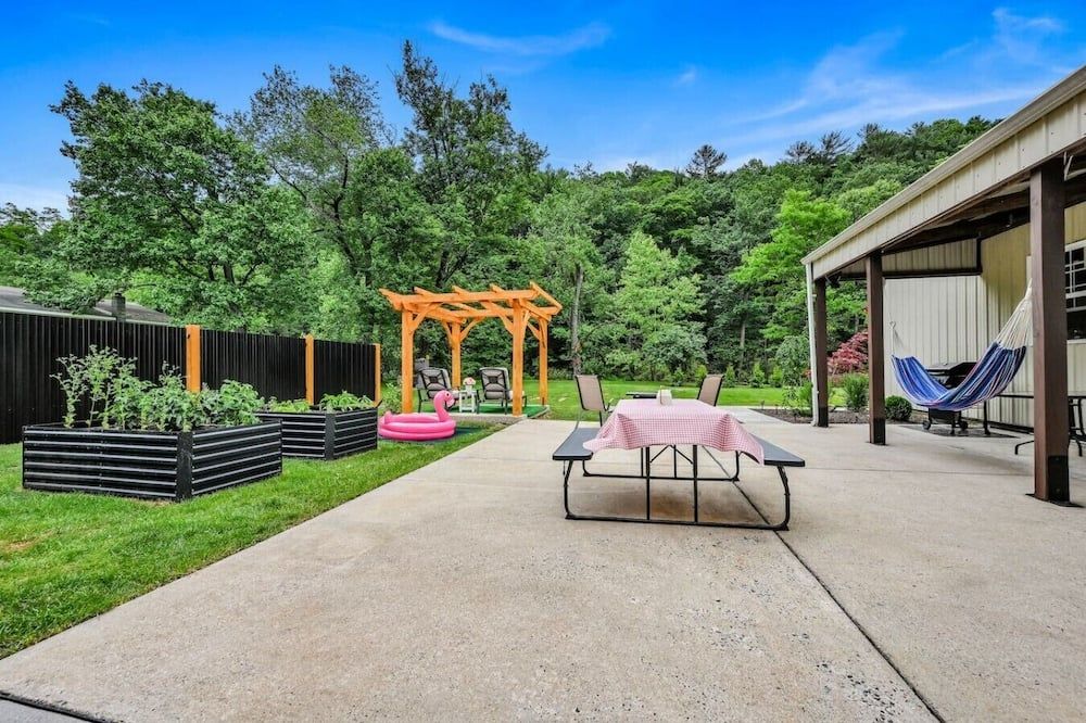 Cozy Tiny River Studio With Fire Pit & Bbq Area