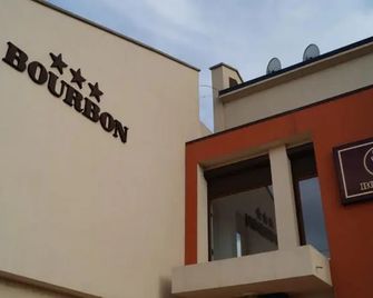 Hotel Bourbon Vama Veche - Vama Veche - Building
