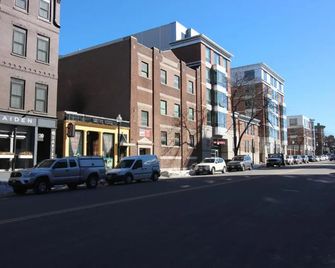 West Broadway Quarters by Thatch - Boston
