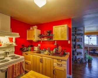 Le Remous En Campagne Avec vue sur le St-laurent. Rabais Pour les Familles - La Malbaie - Kitchen