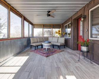 Charming 4 Bedroom 4 Bathroom Lake View - Lampe - Patio