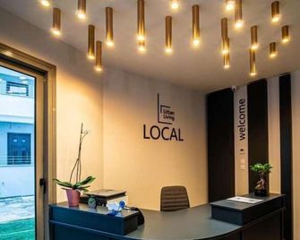 Local Urban Living - Vólos - Front desk