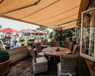 The George Hotel - Dymchurch - Patio