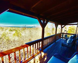 Romantic Cabin with Jacuzzi Tub. Ride-in Access to Wolf Pen Gap ATV trails - Mena - Balcon