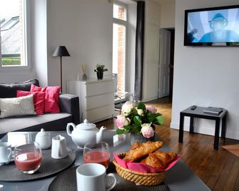 Modernly furnished holiday home in the city of Rennes - רן - סלון