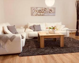 Trio Apartments - Ostrava - Sala de estar
