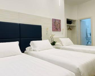 Hotel Fioralba - Milano - Camera da letto