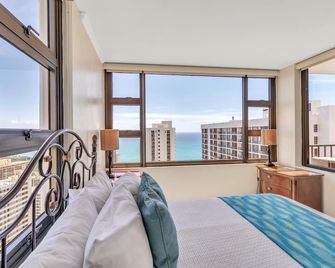 37th Floor Condo with Sweeping Ocean Views & Free parking! by Koko Resort Vacation Rentals - הונולולו - חדר שינה