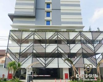 Cozy Studio Room at De Prima Apartment - Medan - Edificio