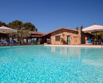 Santa Maria degli Ancillotti - Asís - Piscina