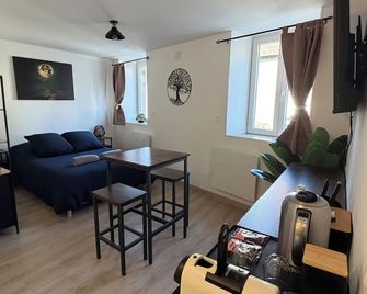 Studio neuf Fibre Café offert Entrée autonome - Villersexel