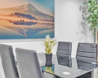 Luxury Basement Suite in Top Prime Location - Winnipeg - Balcony